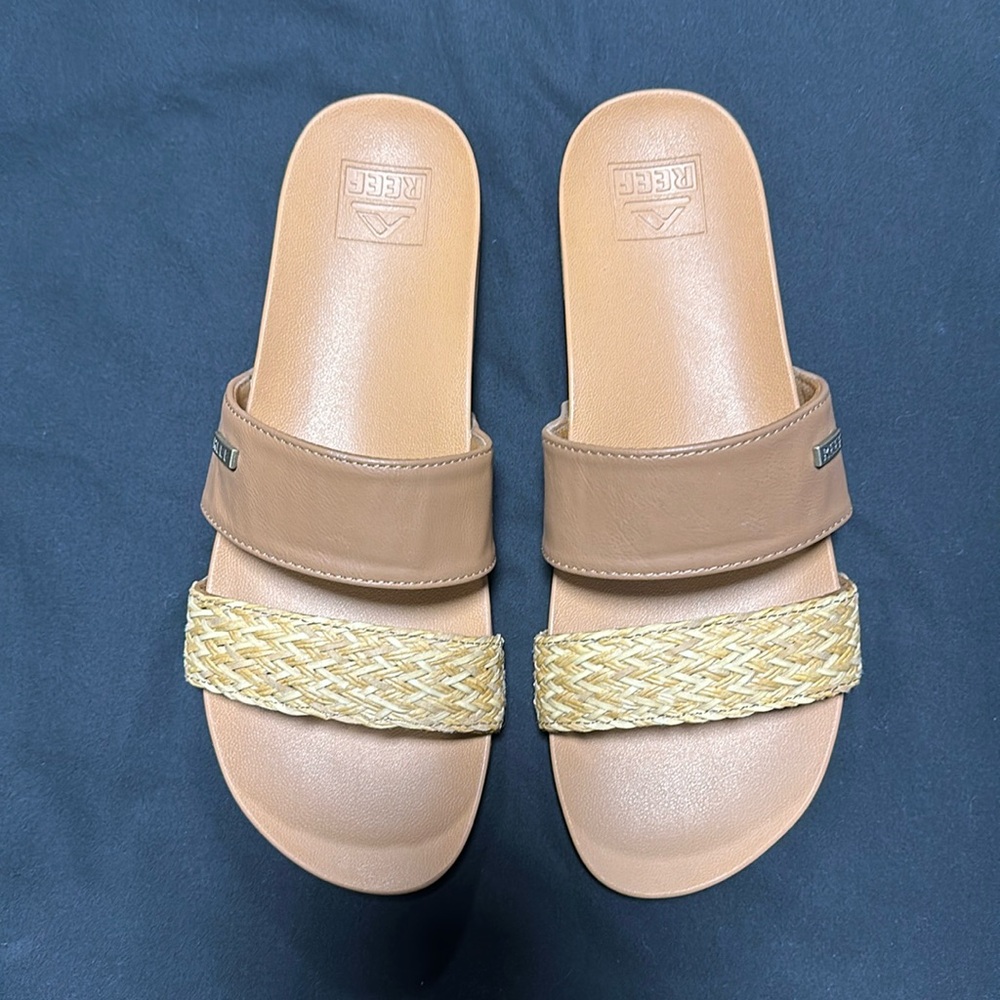 Reef Women’s Sandals 🩴
